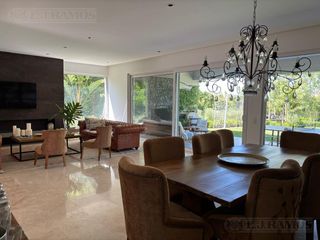 Foto 8 de Casa al lago central con 5 dormitorios en Cabos del Lago
