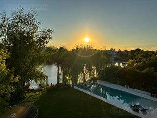 Foto 1 de Casa al lago central con 5 dormitorios en Cabos del Lago