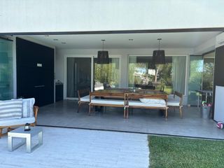 Foto 6 de Casa al lago central con 5 dormitorios en Cabos del Lago