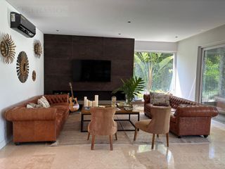 Foto 10 de Casa al lago central con 5 dormitorios en Cabos del Lago