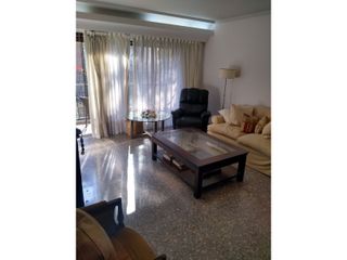 Foto 13 de VENTA BELGRANO 4 AMBIENTES PISO 4 AL FRENTE BALCÓN CORRIDO  ESCRITORIO COCHERA DEPENDENCIA   SE ESCUCHAN OFERTAS  VENTA X VIAJE