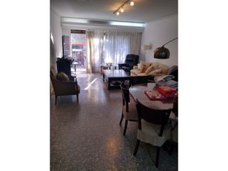 Foto 15 de VENTA BELGRANO 4 AMBIENTES PISO 4 AL FRENTE BALCÓN CORRIDO  ESCRITORIO COCHERA DEPENDENCIA   SE ESCUCHAN OFERTAS  VENTA X VIAJE