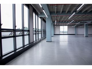 Foto 1 de ARRIENDO OFICINA 688,09 M2 EN CENTRO EMPRESARIAL AV DORADO, BOGOTA D.C