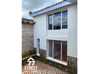 Foto 12 de Casa comercial en Altos de Jardín
