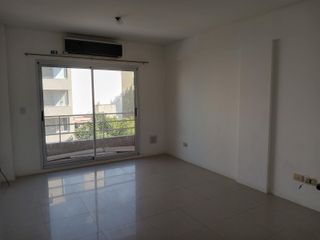 Foto 3 de Semipiso de dos ambientes con balcón al frente y baulera