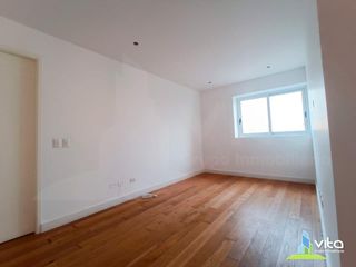 Foto 6 de Se Vende departamento frente al Mar en Miraflores – 318 m² | 4 Dormitorios + 2 Cocheras