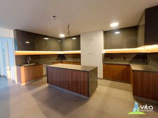 Foto 11 de Se Vende departamento frente al Mar en Miraflores – 318 m² | 4 Dormitorios + 2 Cocheras
