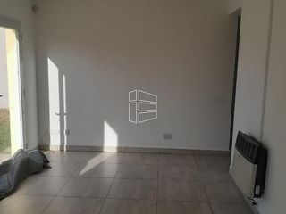 Foto 3 de Venta - Casa de 1 Dormitorio en Cervantes - C089