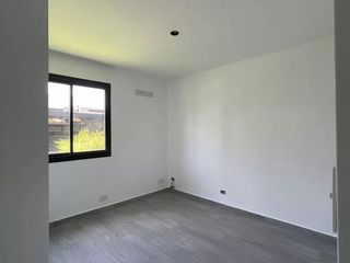 Foto 3 de Casa en venta - 3 Dormitorios 4 Baños - 508Mts2 - Benavidez