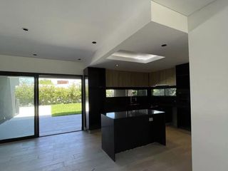 Foto 25 de Casa en venta - 3 Dormitorios 4 Baños - 508Mts2 - Benavidez