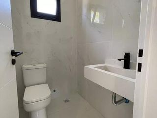 Foto 11 de Casa en venta - 3 Dormitorios 4 Baños - 508Mts2 - Benavidez