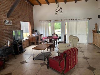 Foto 3 de Casa en venta de 4 dormitorios c/ cochera en Los Perales