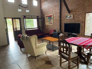 Foto 5 de Casa en venta de 4 dormitorios c/ cochera en Los Perales
