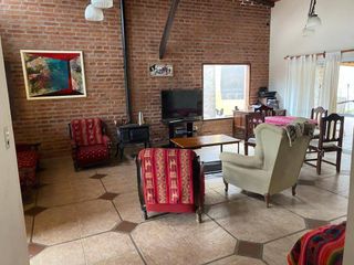 Foto 4 de Casa en venta de 4 dormitorios c/ cochera en Los Perales