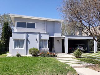 Foto 1 de CASA 3 HABITACIONES EN BARRIO RINCÓN DE ARAOZ