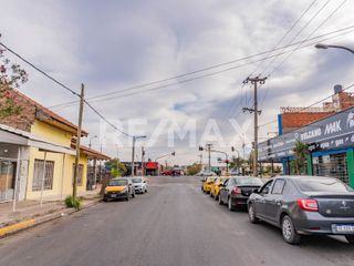Foto 2 de CASA  Y SALÓN COMERCIAL EN VENTA