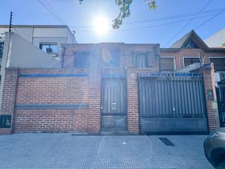Foto 2 de Venta Casa 6 amb c/Cochera en el corazón de Devoto