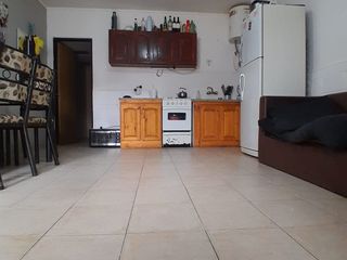 Foto 3 de Venta PH 2 ambientes con cochera y patio en Garin.