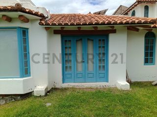 Foto 3 de Se arrienda hermosa casa en Nayón