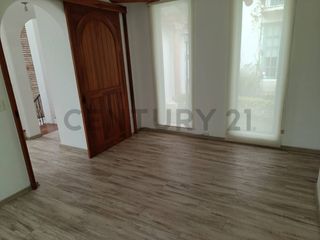 Foto 5 de Se arrienda hermosa casa en Nayón