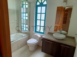 Foto 7 de Se arrienda hermosa casa en Nayón