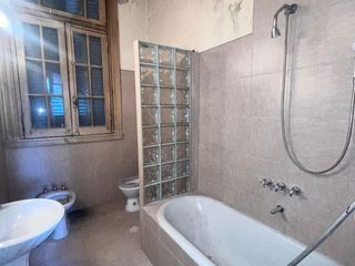 Foto 17 de VENTA DEPOSITO EN LOTE PROPIO 250 M2 EN FLORES