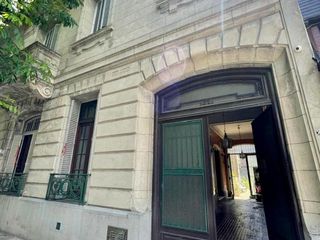Foto 1 de VENTA DEPOSITO EN LOTE PROPIO 250 M2 EN FLORES