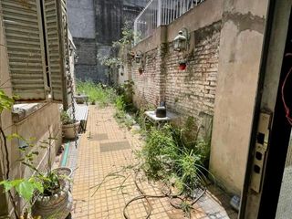 Foto 2 de VENTA DEPOSITO EN LOTE PROPIO 250 M2 EN FLORES
