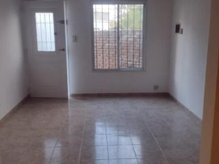 Foto 4 de PH en venta - 1 Dormitorio 1 Baño - Cochera - Monte Grande