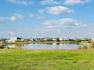 Foto 1 de Terreno en venta - 801mts2 - San Sebastián