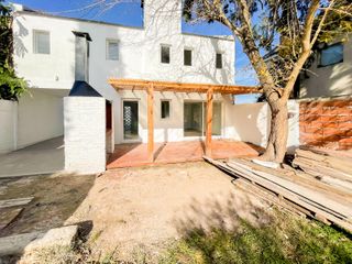 Foto 2 de Casa en construcción en  Venta en Gonnet