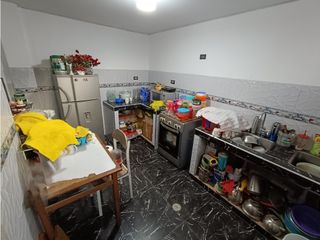 Foto 5 de VILLA MARÍA DEL TRIUNFO - VENTA CASA CON COCHERA - ÁREA 128 m2