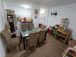 Foto 4 de VILLA MARÍA DEL TRIUNFO - VENTA CASA CON COCHERA - ÁREA 128 m2