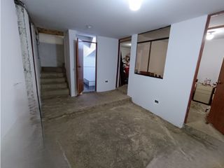 Foto 6 de VILLA MARÍA DEL TRIUNFO - VENTA CASA CON COCHERA - ÁREA 128 m2