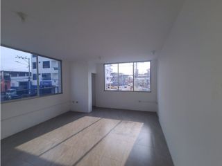 Foto 5 de En renta oficina centro de Manta.
