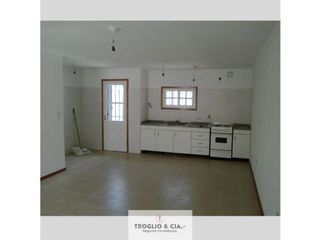 Foto 4 de DUPLEX 3 AMB MAS COCHERA-BRONZINI AL 100