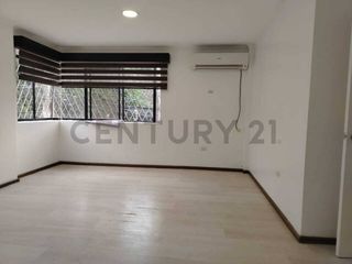 Foto 8 de Alquiler Casa Residencial en Kennedy Norte (DN)
