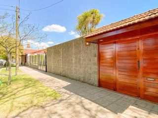 Foto 1 de VENTA CASA 4 AMBIENTES NUEVA POMPEYA QUINCHO