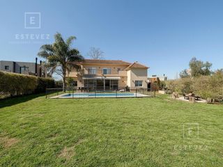 Foto 2 de Casa de 3 dormitorios en PA en venta, pileta, Barrio Cerrado, Escobar