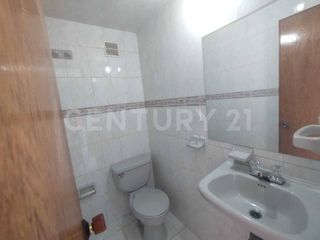 Foto 4 de Venta oficina /consultorio, en ubicaciòn estratègica.