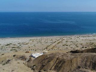 Foto 2 de Se vende Lote de Playa en primera fila en esquina en El Ñuro