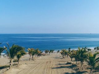 Foto 3 de Se vende Lote de Playa en primera fila en esquina en El Ñuro