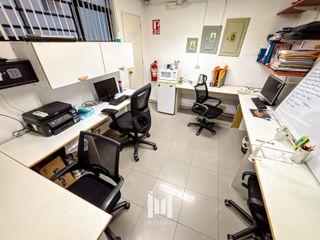 Foto 9 de Se alquila oficina en segundo piso en surquillo Limite con San isidro