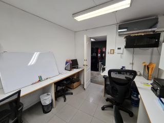Foto 3 de Se alquila oficina en segundo piso en surquillo Limite con San isidro