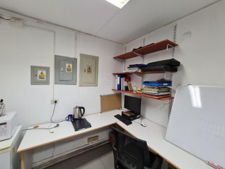 Foto 7 de Se alquila oficina en segundo piso en surquillo Limite con San isidro