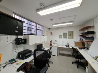 Foto 4 de Se alquila oficina en segundo piso en surquillo Limite con San isidro