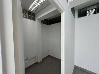 Foto 12 de SE ALQUILA PEQUEÑO EDIFICIO PARA CALL CENTER y OFICINA