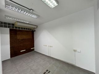 Foto 32 de SE ALQUILA PEQUEÑO EDIFICIO PARA CALL CENTER y OFICINA