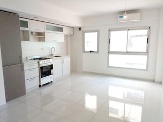 Foto 1 de Departamento 2 Amb.  Excelente Estado y Ubicación en Ramos Mejia