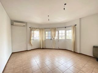 Foto 1 de Departamento en  alquiler de 3 ambientes